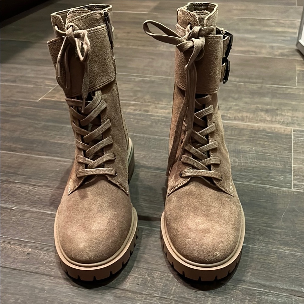 Tan Combat Boots with Thick Sole and Prominent Lacing